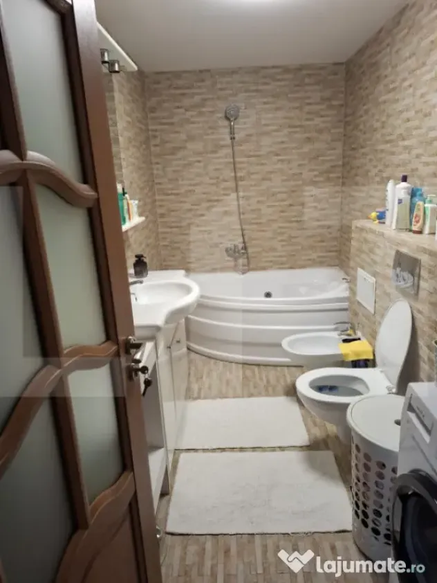 Apartament cu 3 camere | Botosani - zona Centrala