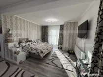 Apartament de vanzare, cu terasa si curte.