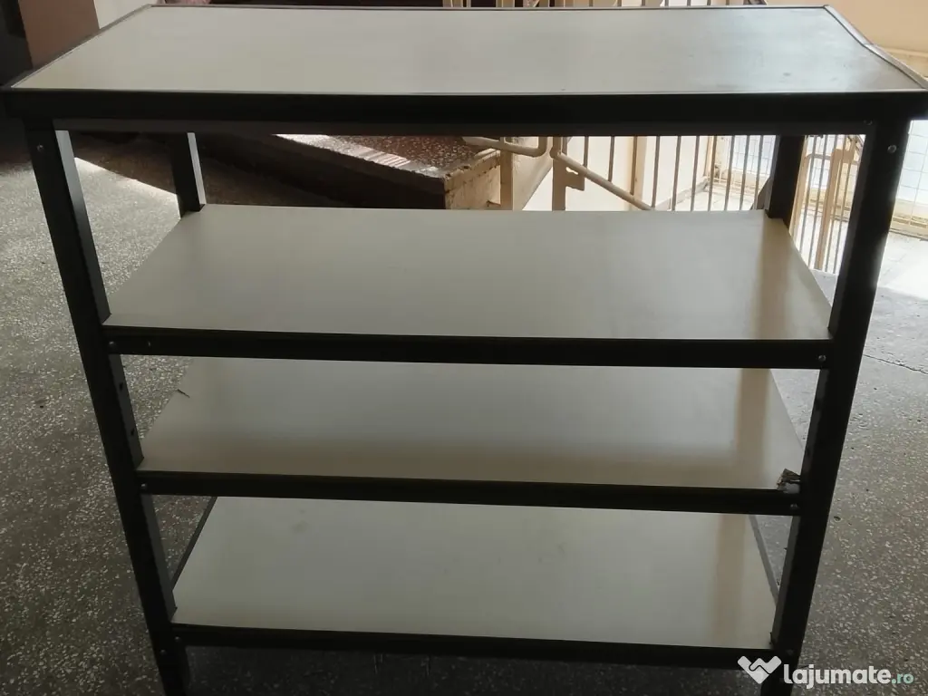 Vând urgent 2 corpuri de mobilier si un cadou!!!