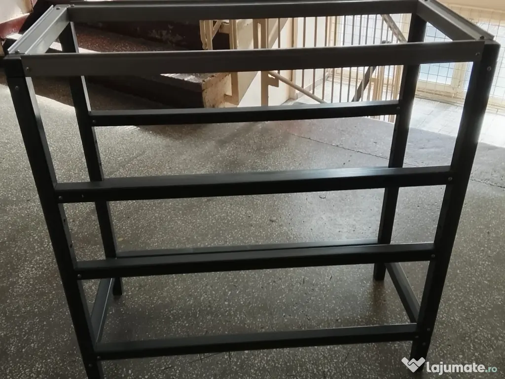 Vând urgent 2 corpuri de mobilier si un cadou!!!