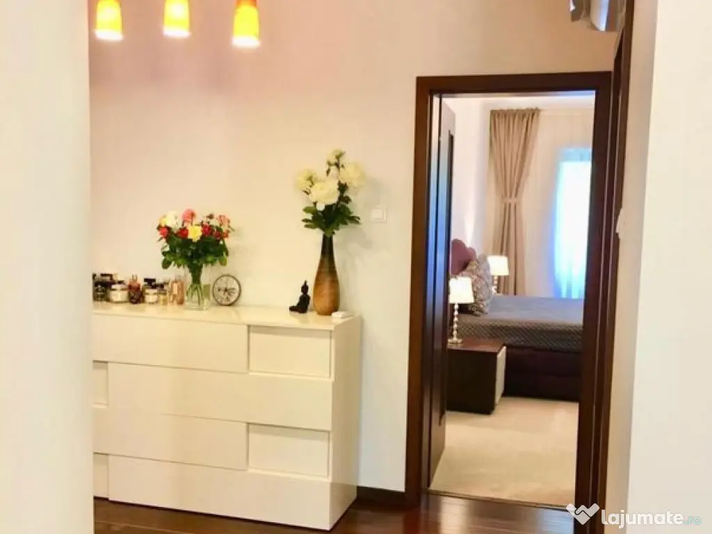 De inchiriat - 2 camere, zona centrala - biserica Sf. Pre...