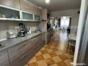 Apartament de vânzare – 4 camere, 85 mp, etaj 2, zonă ce 