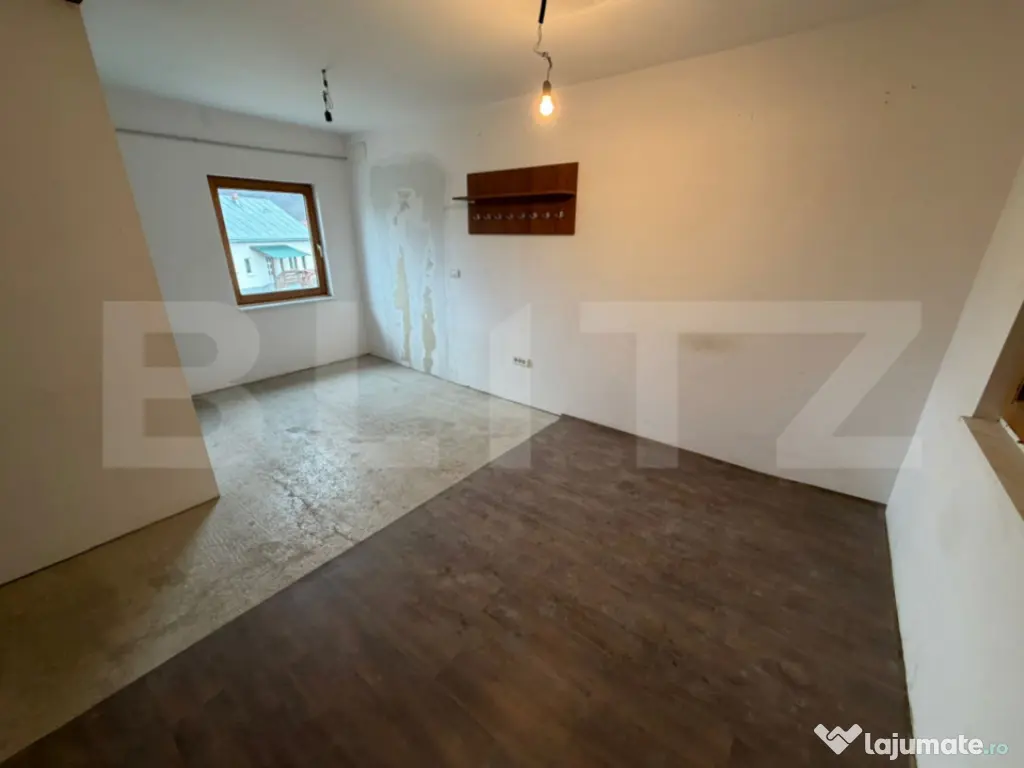 Hala industriala 250 mp utili, 700 mp teren - Patrauti