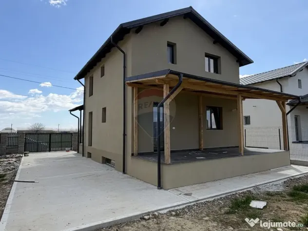 Casă / Vilă Golesti
