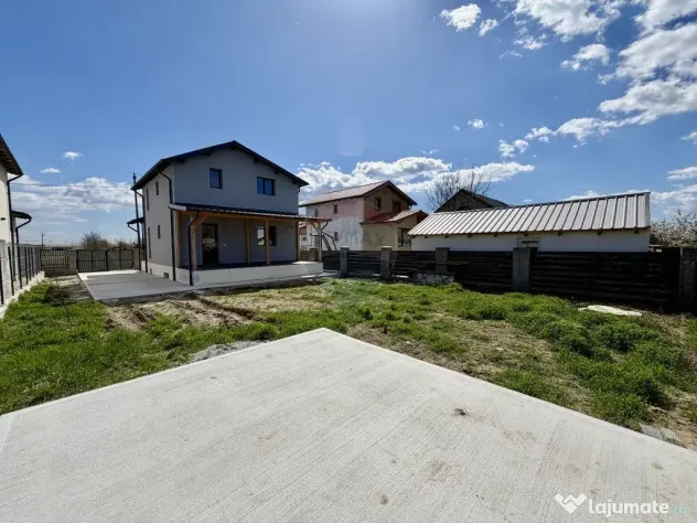 Casă / Vilă Golesti