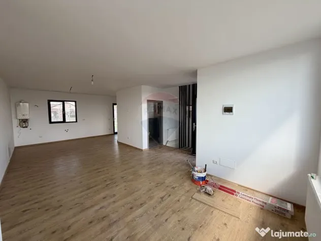 Casă / Vilă Golesti