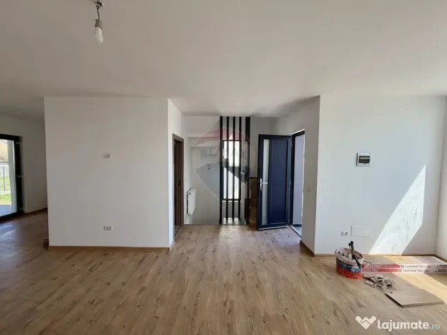 Casă / Vilă Golesti