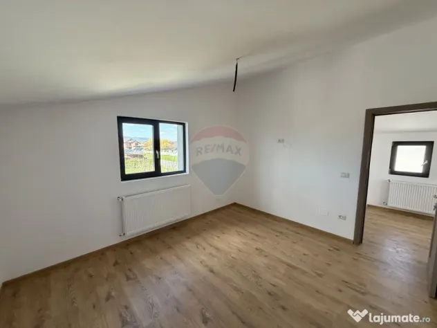Casă / Vilă Golesti