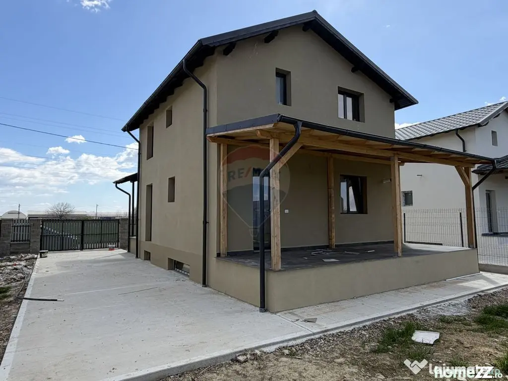 Casă / Vilă Golesti