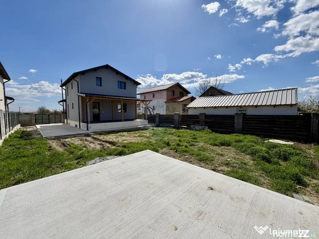 Casă / Vilă Golesti