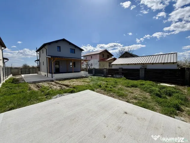 Casă / Vilă Golesti