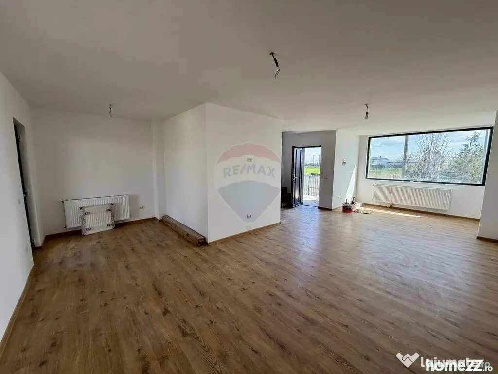 Casă / Vilă Golesti