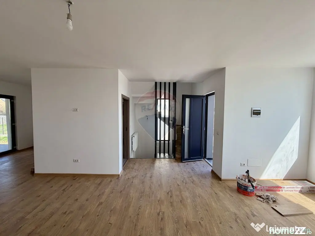 Casă / Vilă Golesti