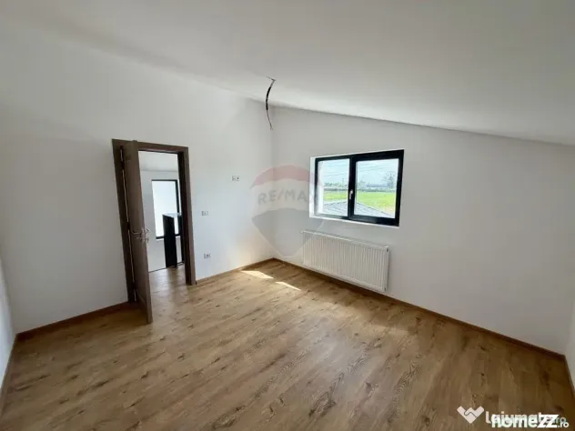 Casă / Vilă Golesti