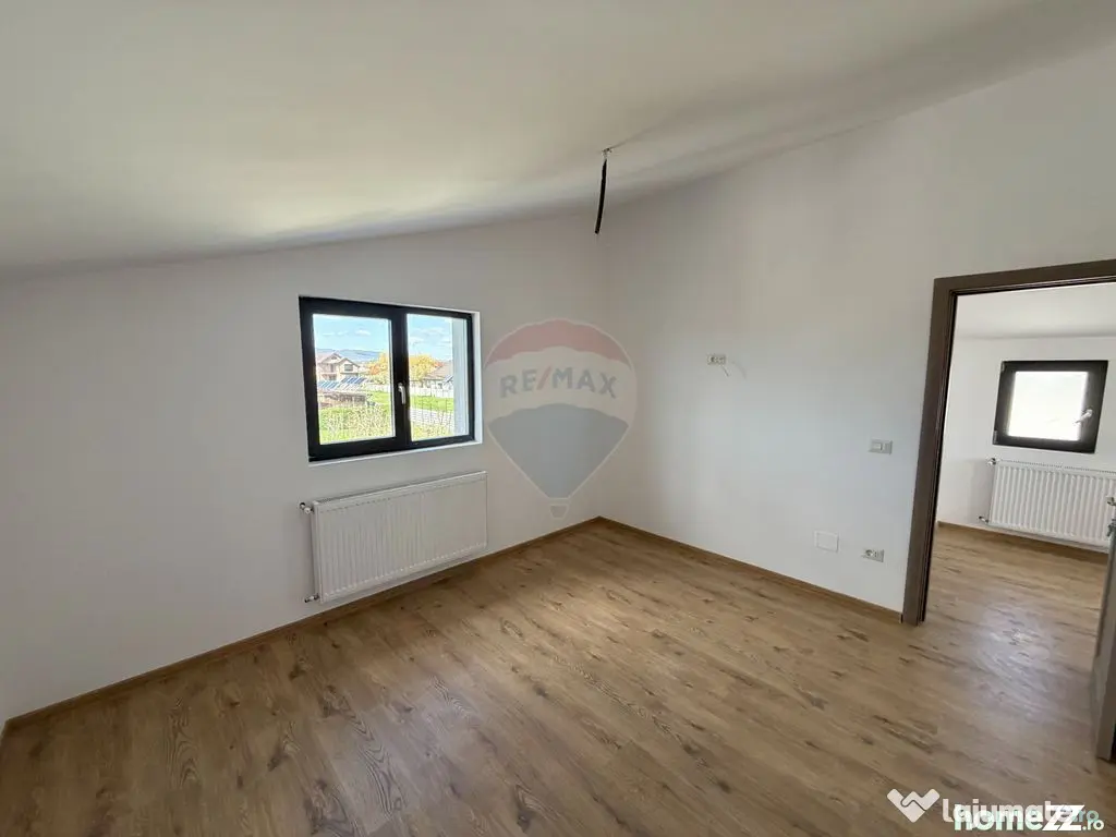 Casă / Vilă Golesti
