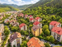 Garsoniera cu vedere in verde, mobilata si utilata, Central-