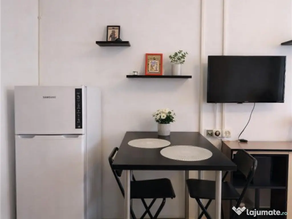 3D! Garsoniera cu baie si bucatarie, mobilata, loc parcare,