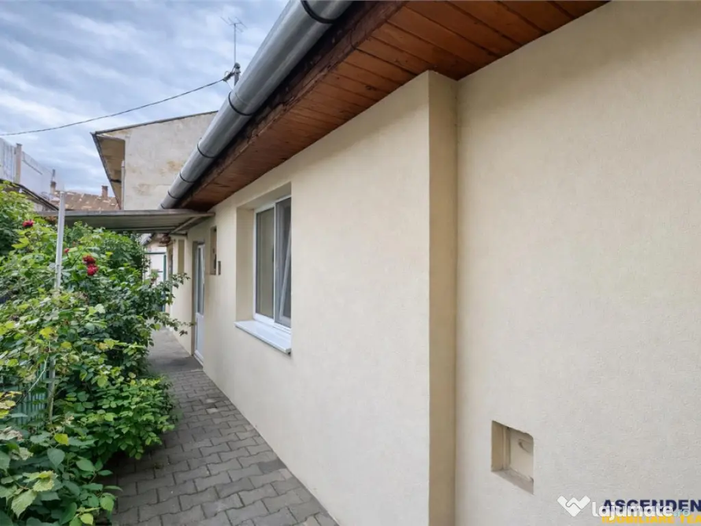 FILM Tur 3D!Casa cu 4 camere si curte, Central, Targu Mures.