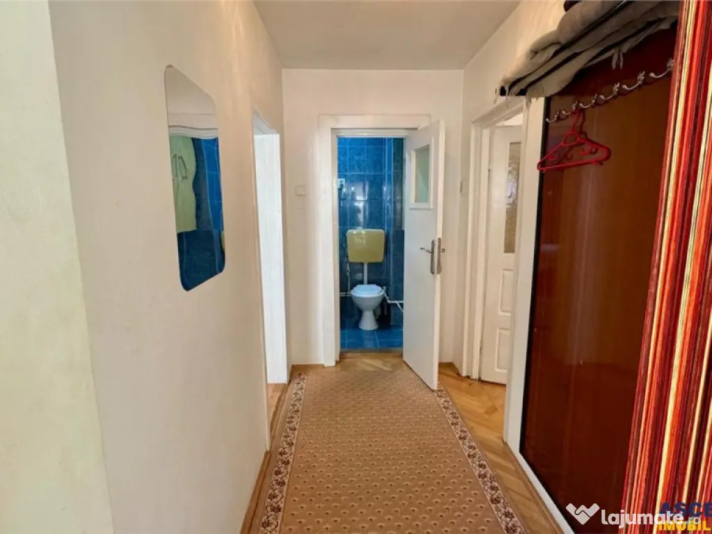 FILM Tur 3D!Casa cu 4 camere si curte, Central, Targu Mures.