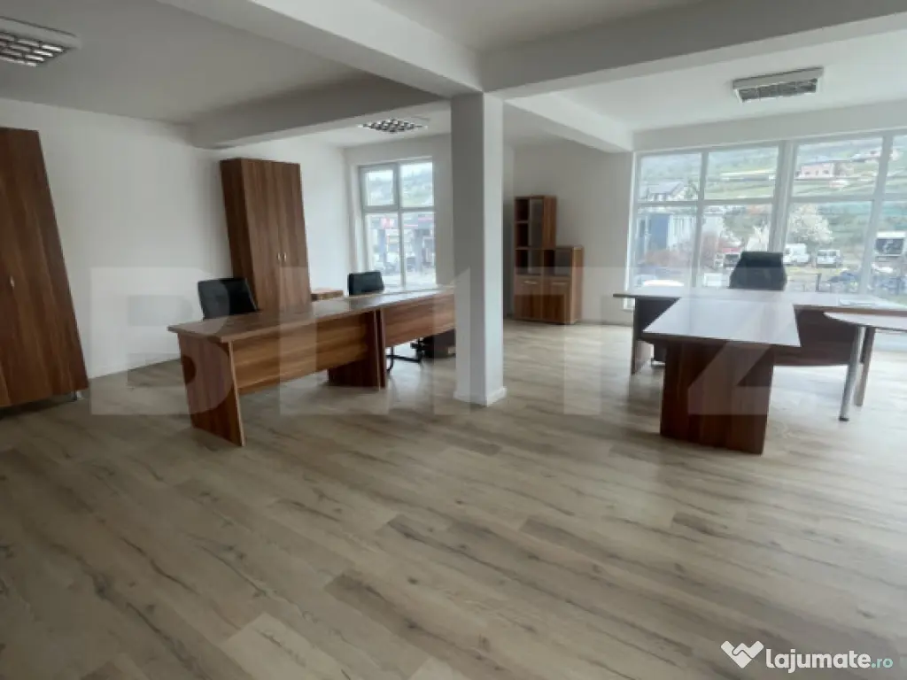 Spațiu comercial de vanzare / birouri de închiriat – Nă