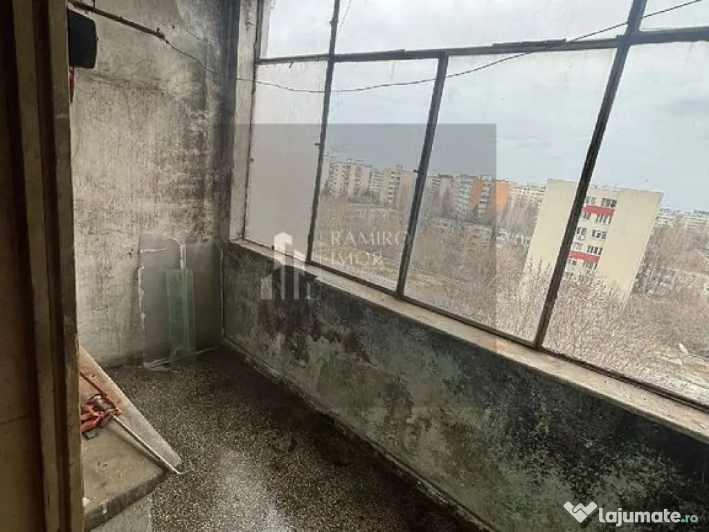 Apartament 2 camere decomandat DE RENOVAT