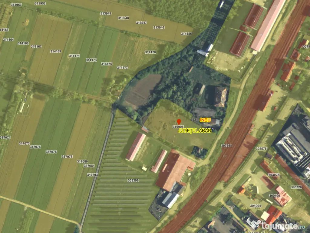 Vand teren intravilan orasul Ineu jud. Arad, 7836 mp, fs 30ml. Toate utilitatile.