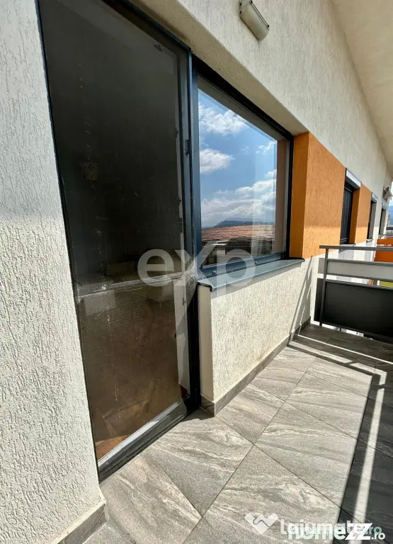 Apartament 2 camere de vânzare – Tractorul, loc parcare 1