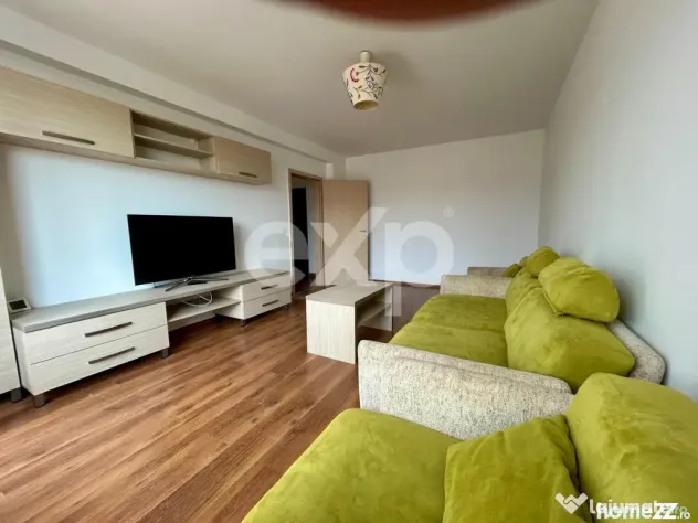 Apartament 2 camere de vânzare – Tractorul, loc parcare 1