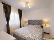 Eleganta si simplitate - Centrul Civic, renovat, etaj 2, des 