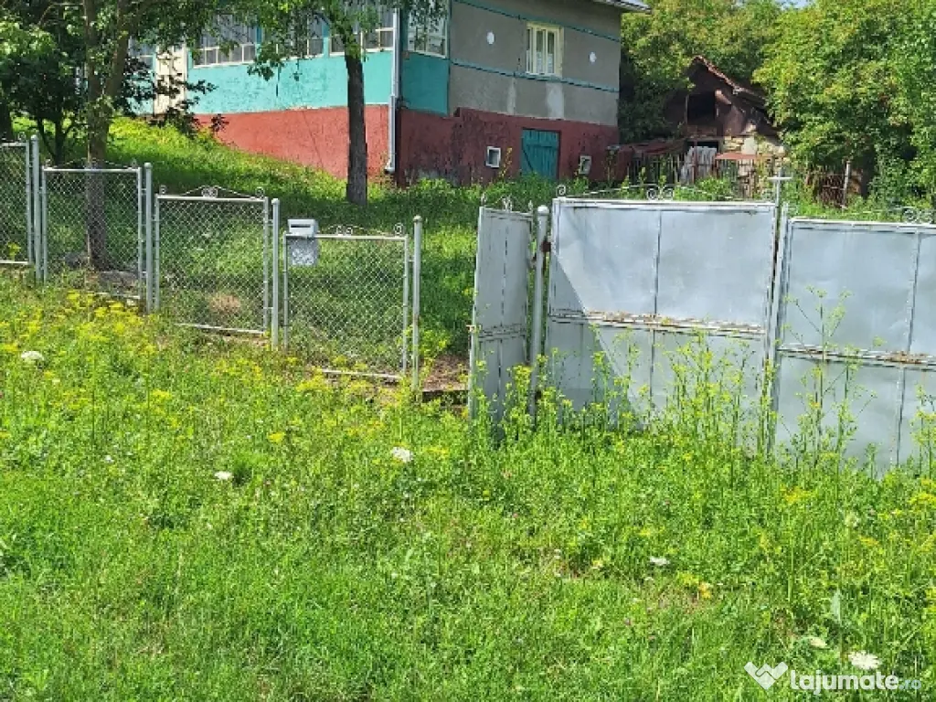 De vanzare casa teren 6000mp sat Tioltiur com. Cornesti jud. Cluj