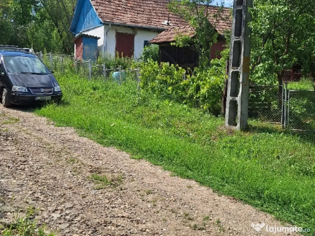 De vanzare casa teren 6000mp sat Tioltiur com. Cornesti jud. Cluj