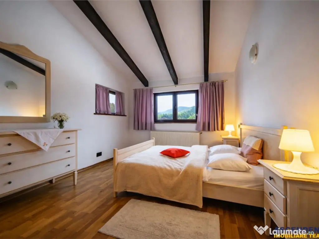 Pensiune:3 km de Castelul Bran, 2.900mp teren, aviz ISU, pre
