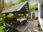 Pensiune:3 km de Castelul Bran, 2.900mp teren, aviz ISU, pre 