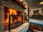 Pensiune:3 km de Castelul Bran, 2.900mp teren, aviz ISU, pre 