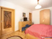 Pe incantare florala, casa cu 5 camere, curte individuala - 