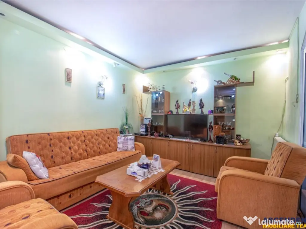 Pe incantare florala, casa cu 5 camere, curte individuala -