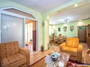 Pe incantare florala, casa cu 5 camere, curte individuala - 