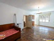 FILM!Doua case traditionale,pe domeniu cu peste 5.000mp tere 