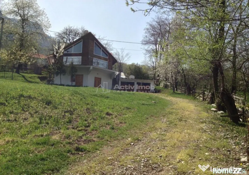 Vila 6 camere ,Teren-1618 mp - Predelut - Bran