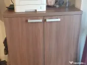 Biblioteca si comoda living 