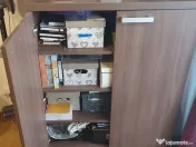 Biblioteca si comoda living 