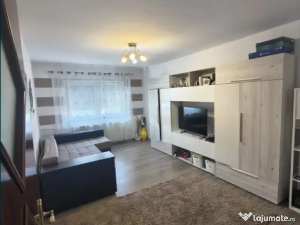 Apartament 2 camere, decomandat - zona Sacele