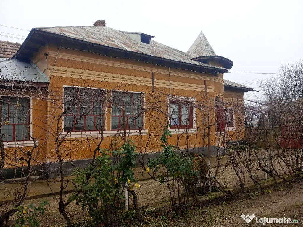 Casă la țară de vânzare