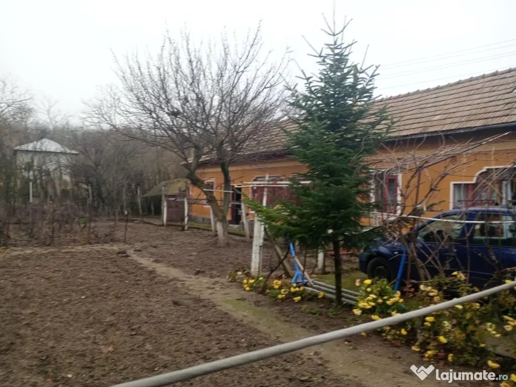 Casă la țară de vânzare