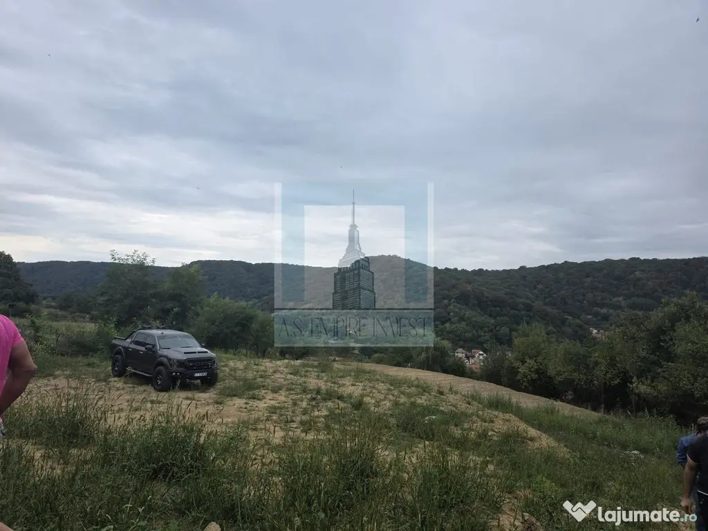 Teren intravilan de vanzare