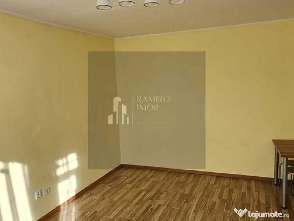 Garsoniera renovata 35 mp/ Metrou 1 decembrie la 3 minute