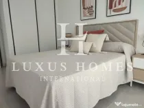 O vilă cu piscină, terasă pe acoperiș, la câțiva pași de toate facilitățile