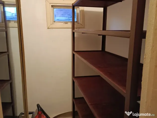 Închiriez casă la curte cu 2 camere,bucătărie,baie,debara,marchiza,hol,Constanta