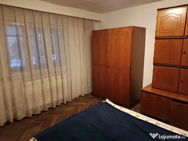 Închiriez casă la curte cu 2 camere,bucătărie,baie,debara,marchiza,hol,Constanta