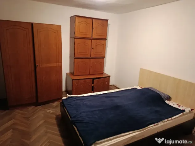 Închiriez casă la curte cu 2 camere,bucătărie,baie,debara,marchiza,hol,Constanta